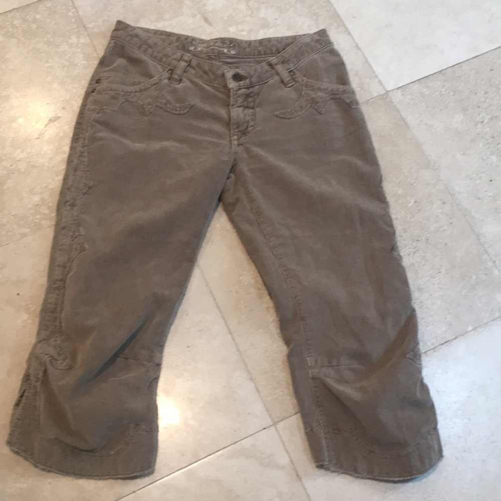Robin’s Jeans Cropped Tan Cords Jeans. 28